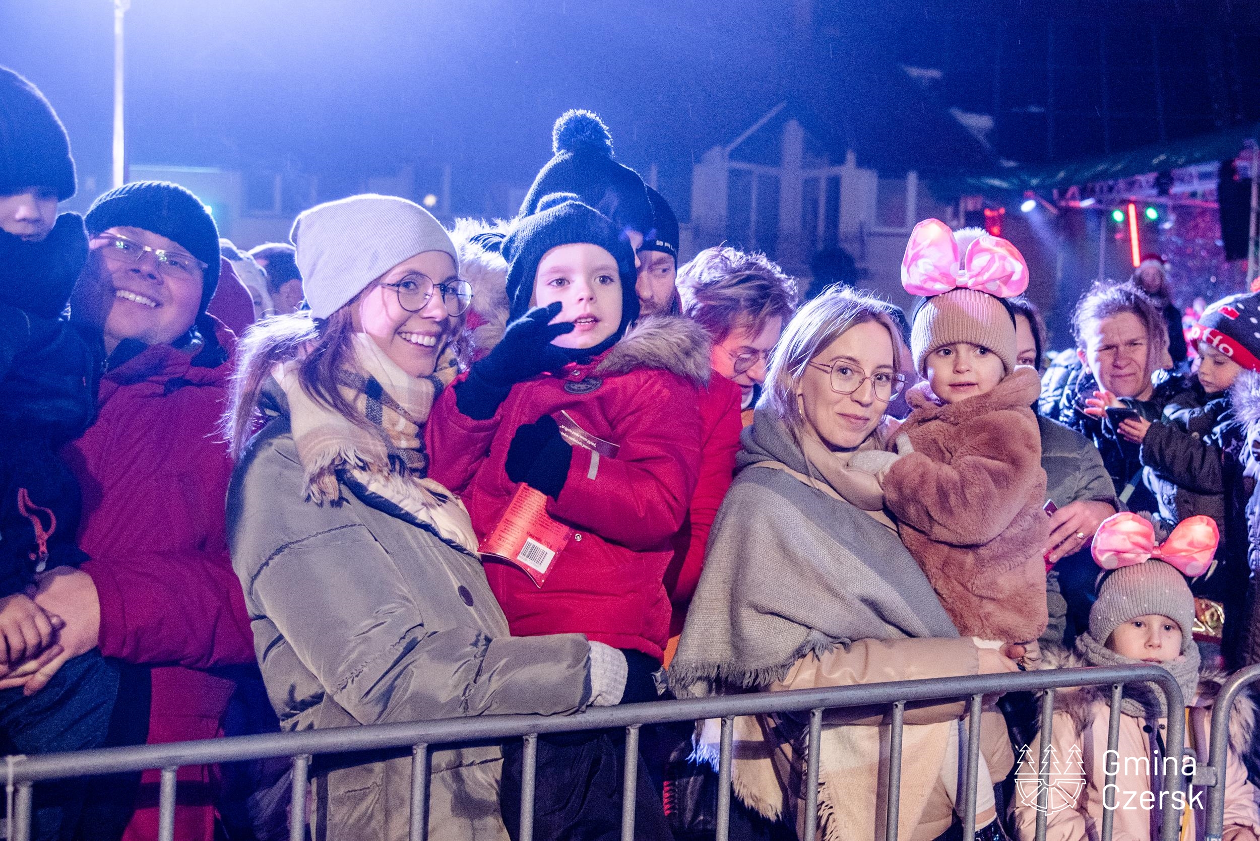 Mikołajki w Czersku. Włączenie iluminacji w centrum miasta