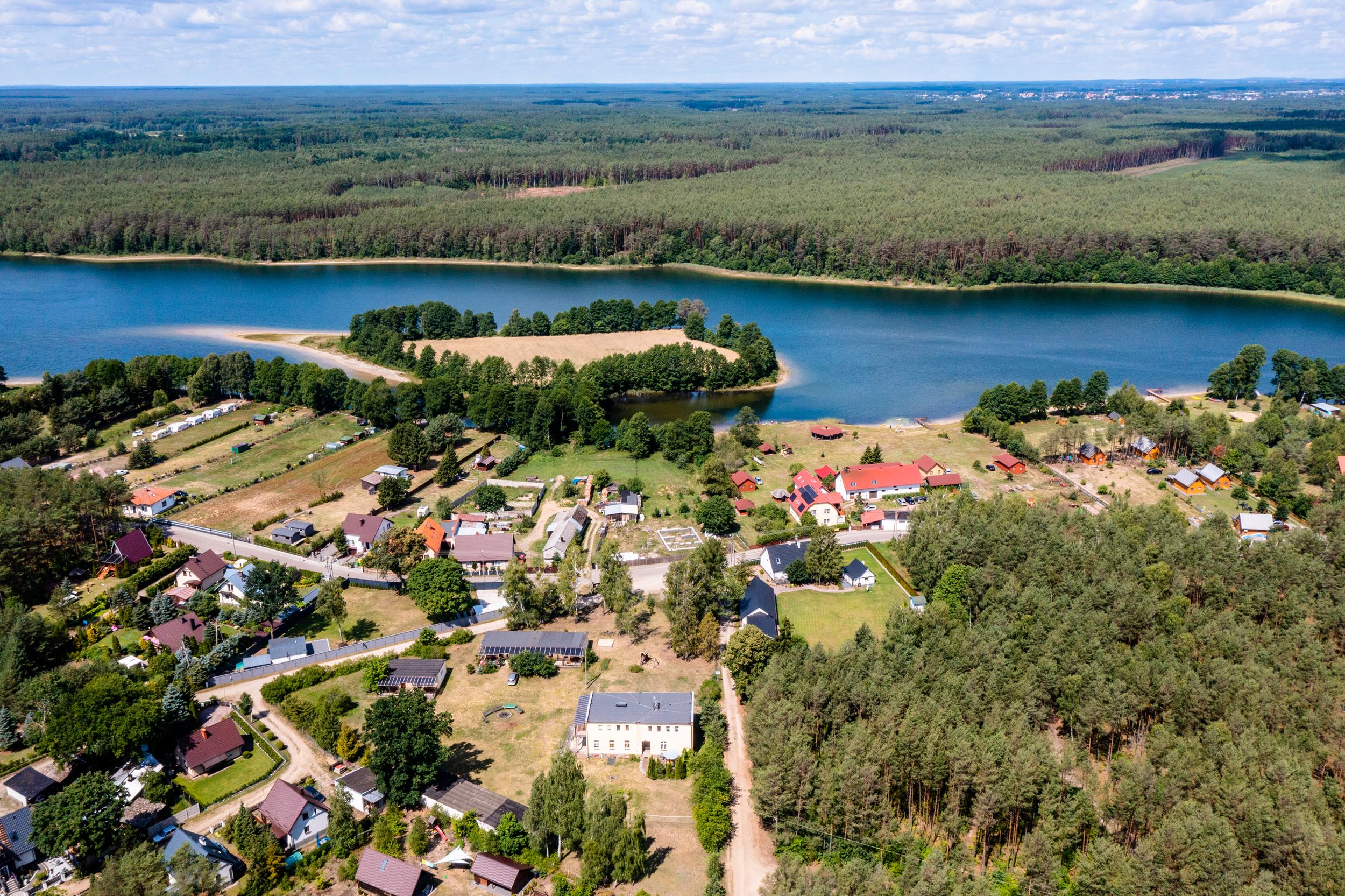 Ośrodek wypoczynkowy w Ostrowitem na sprzedaż 