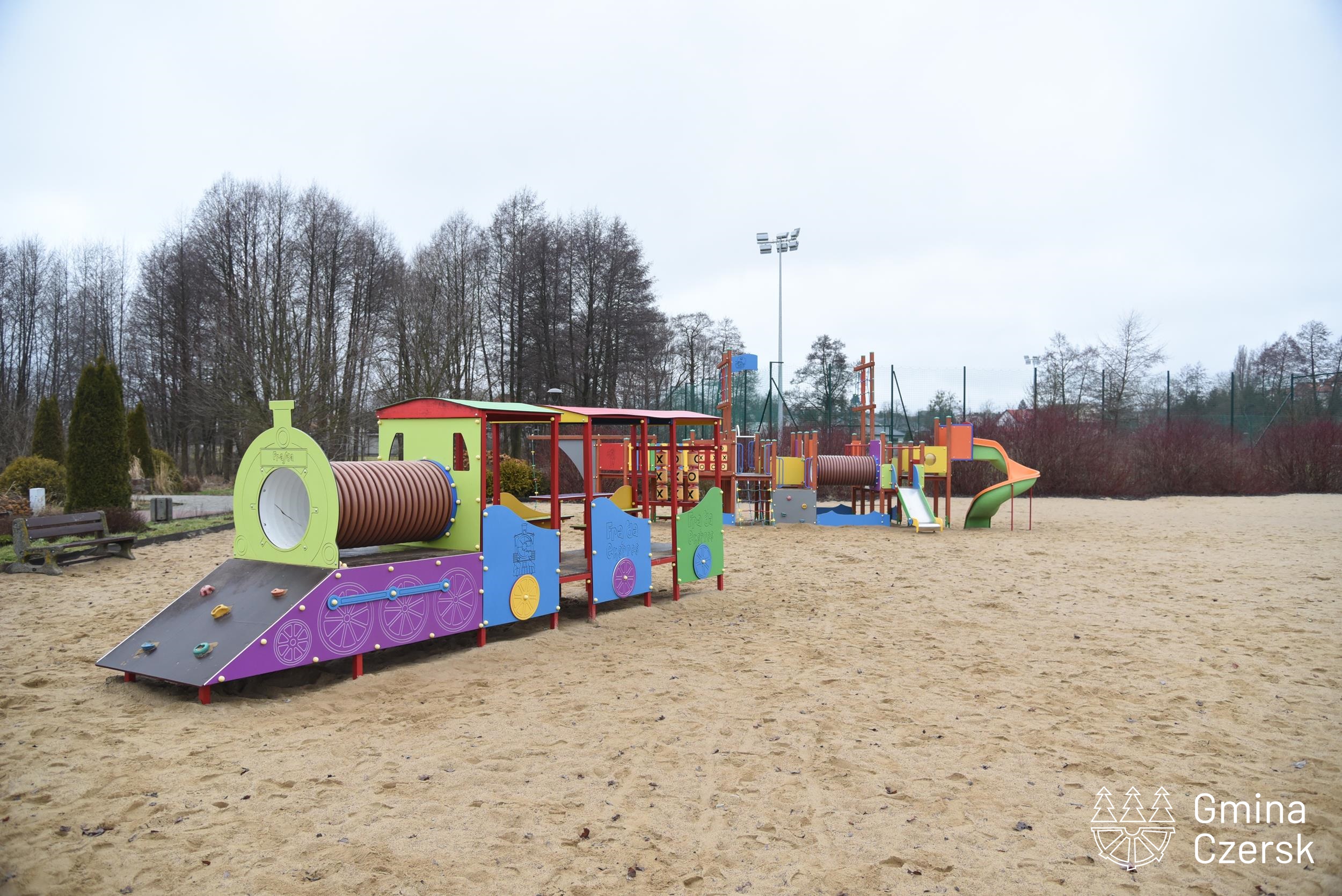 Doposażenie placów zabaw w Czersku i na terenie gminy 