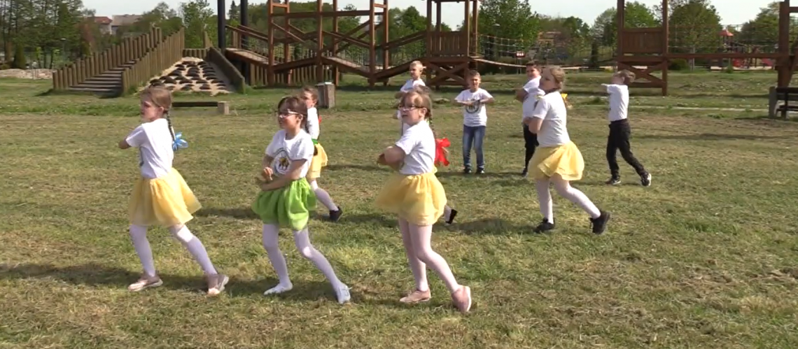 Taneczne życzenia na Dzień Dziecka od uczniów SP 1w Czersku (FILM)