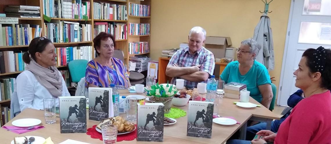 Powakacyjne spotkanie Dyskusyjnego Klubu Książki w Czersku