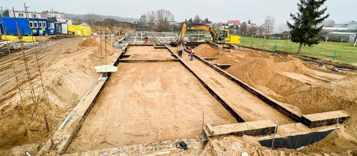 Postęp prac na budowie przedszkola w Łęgu (FOTO)
