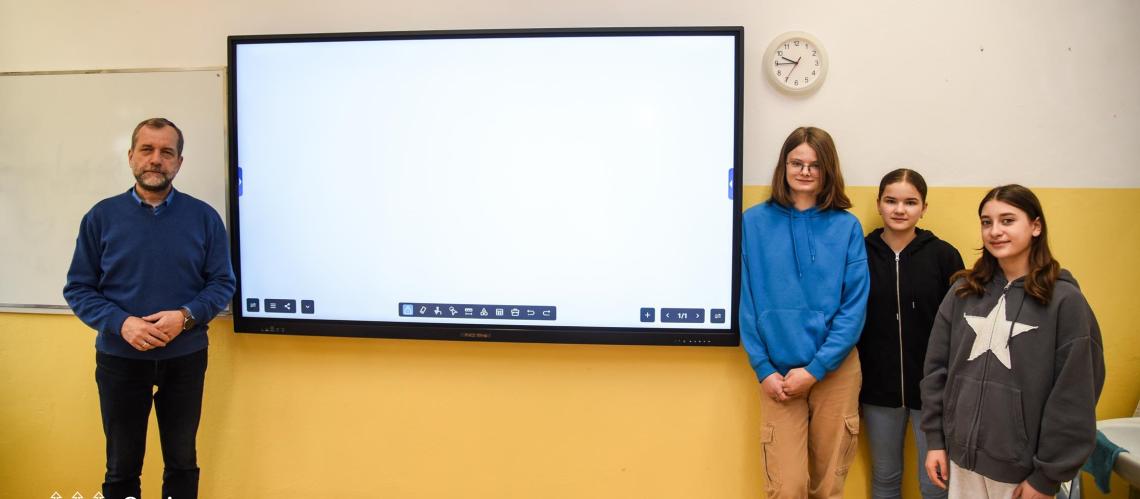 Tablice interaktywne wspomagają edukację w Zespole Szkół w Łęgu 